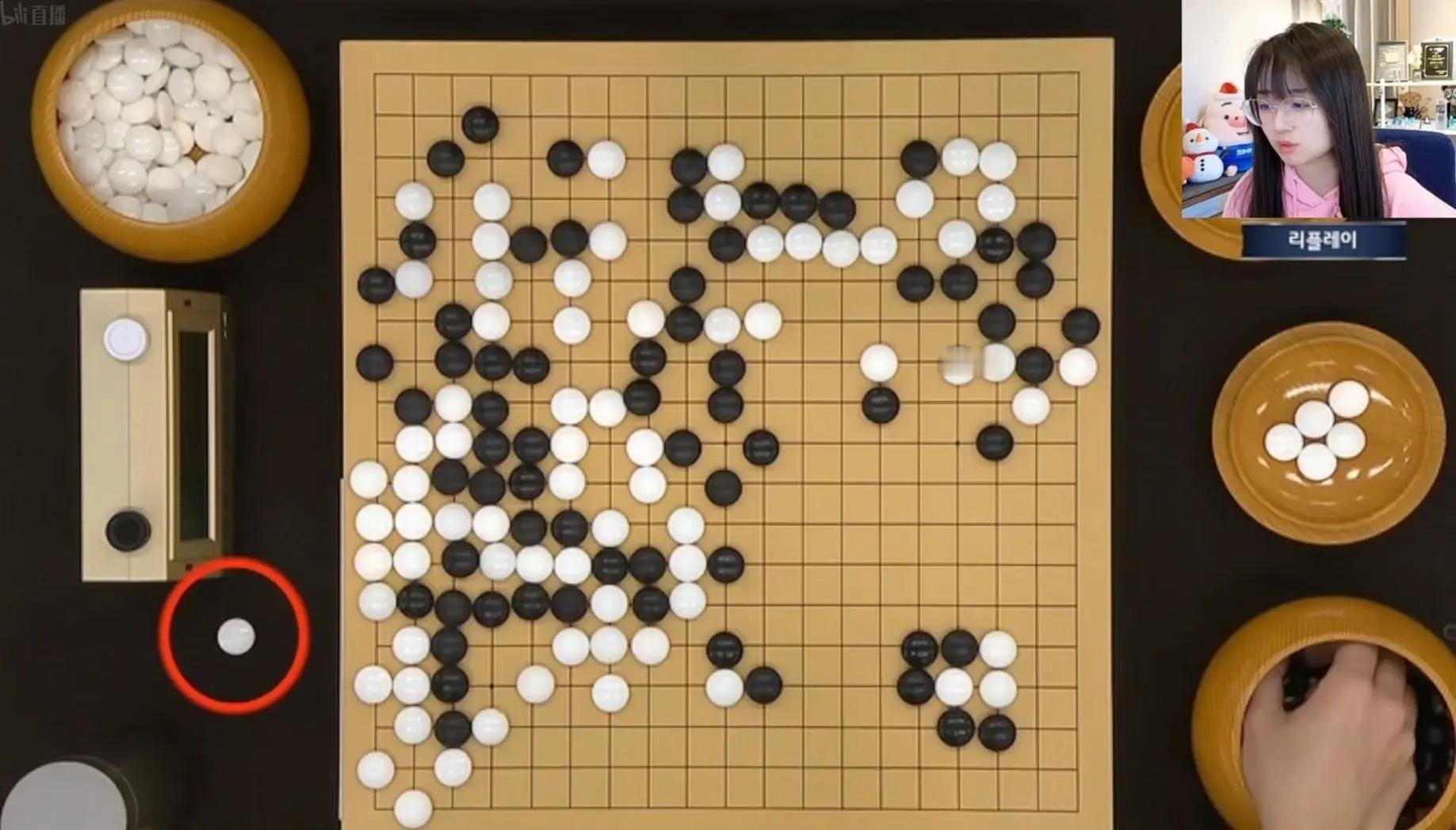 战鹰：目前柯洁方面要求重赛，韩国棋院正在商议1月23日LG杯决赛第三战，裁判在卞