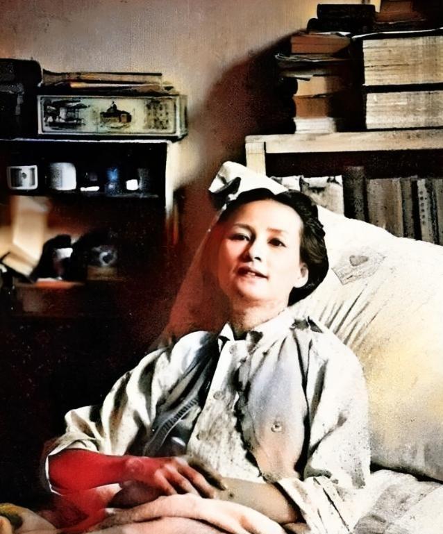 林徽因写信给美国的好友费慰梅：手头宽裕的话，能不能借我一点钱，最近实在是揭不锅了