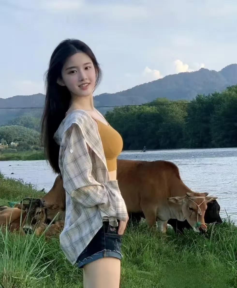 旅游美照随手拍自然山水与田园风光相映成趣，原生态与时尚范完美结合，这样的画面真是