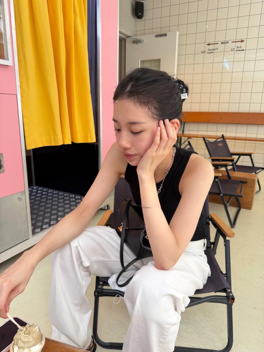 裴秀智suzy今日ins更新