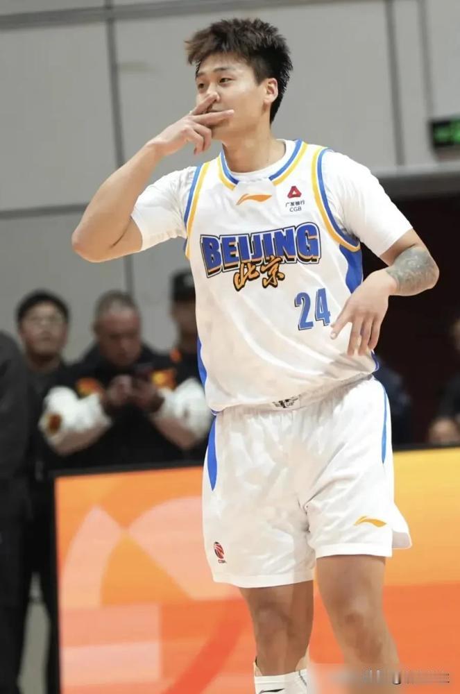 三届NBA总冠军，来CBA拿“计件工资”？北京首钢这操作，外行看热闹，内行看