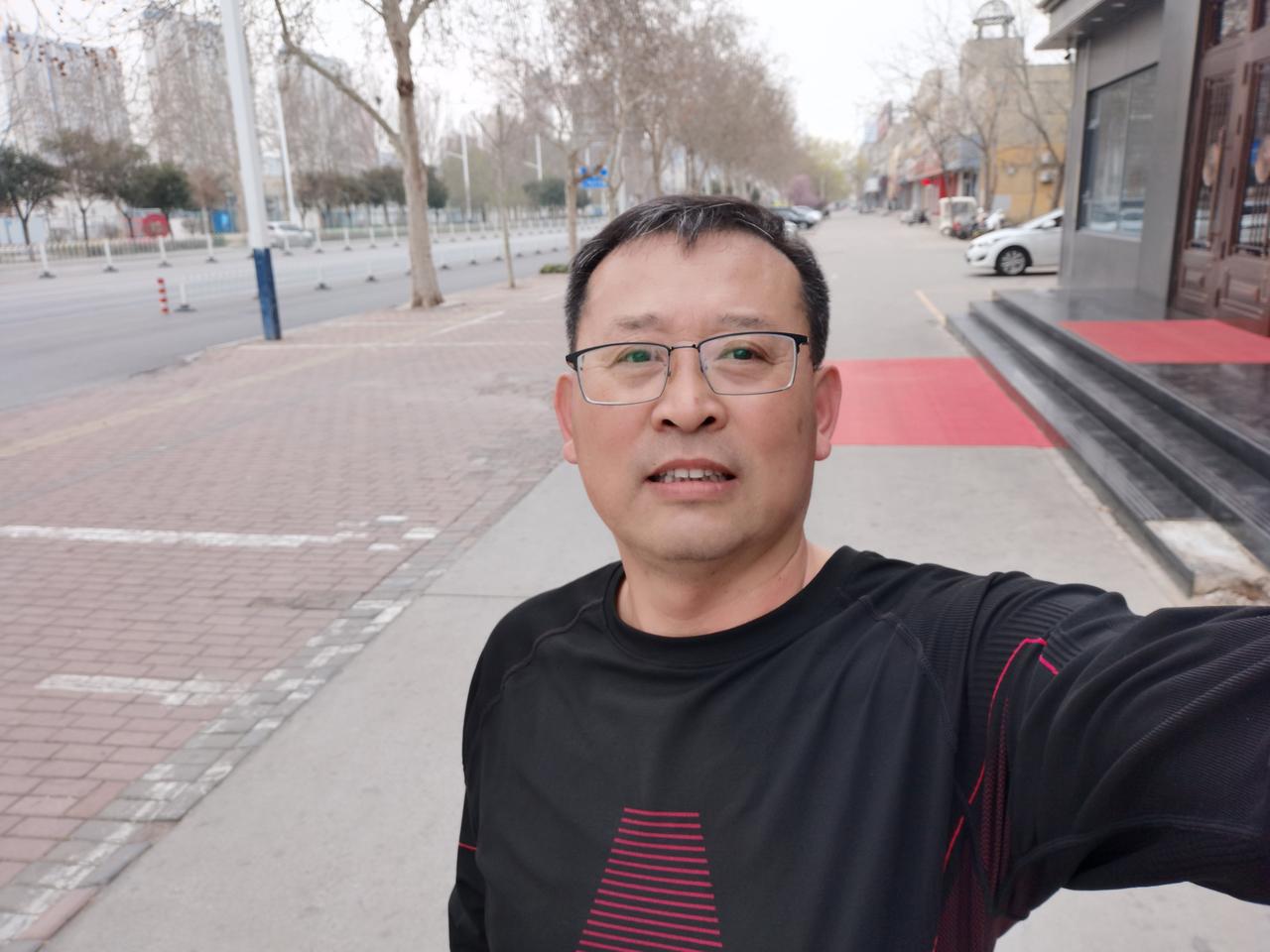 戒烟和戒酒选一个，你会怎么选？一、20年前的选法。抽烟百害而无一利，而适当