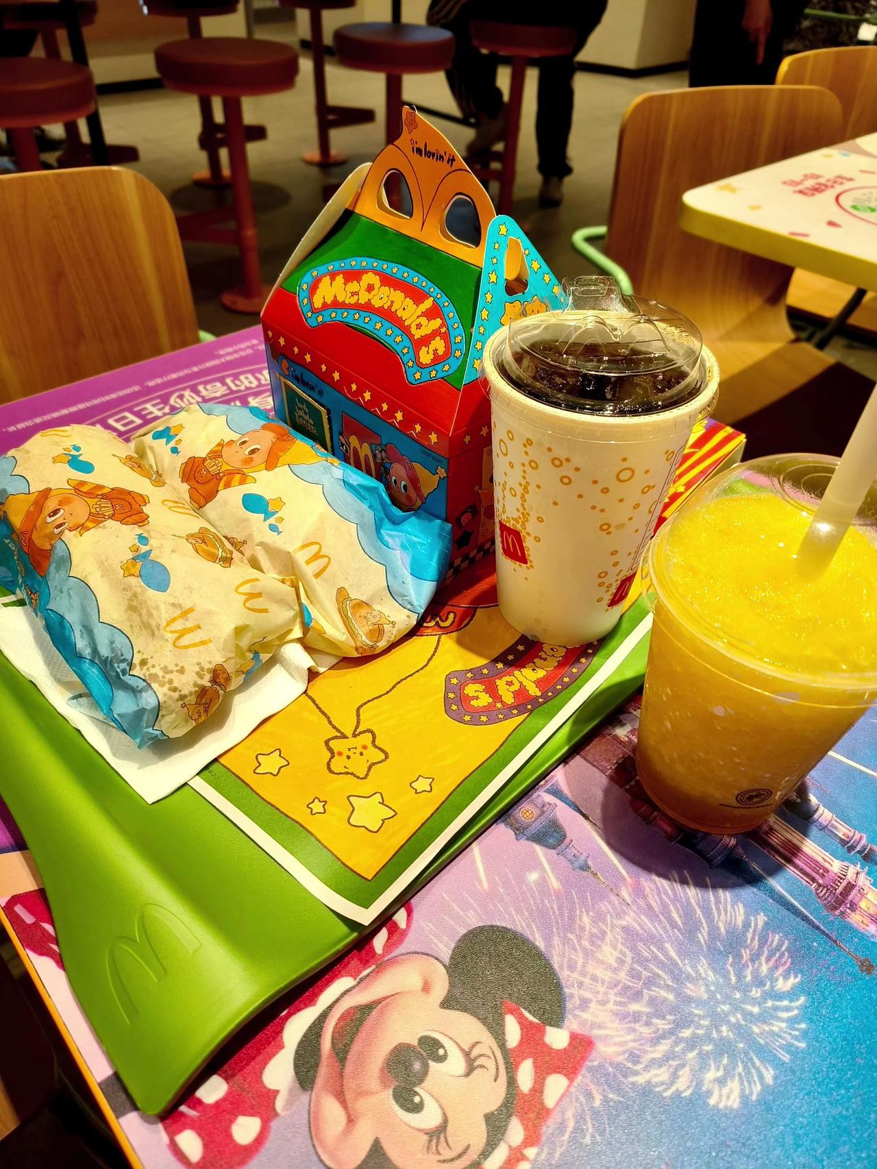 去吃麦当劳新品套餐，深海鳕鱼堡并没想象中那么大～汉堡🍔麦当劳吃货日常麦