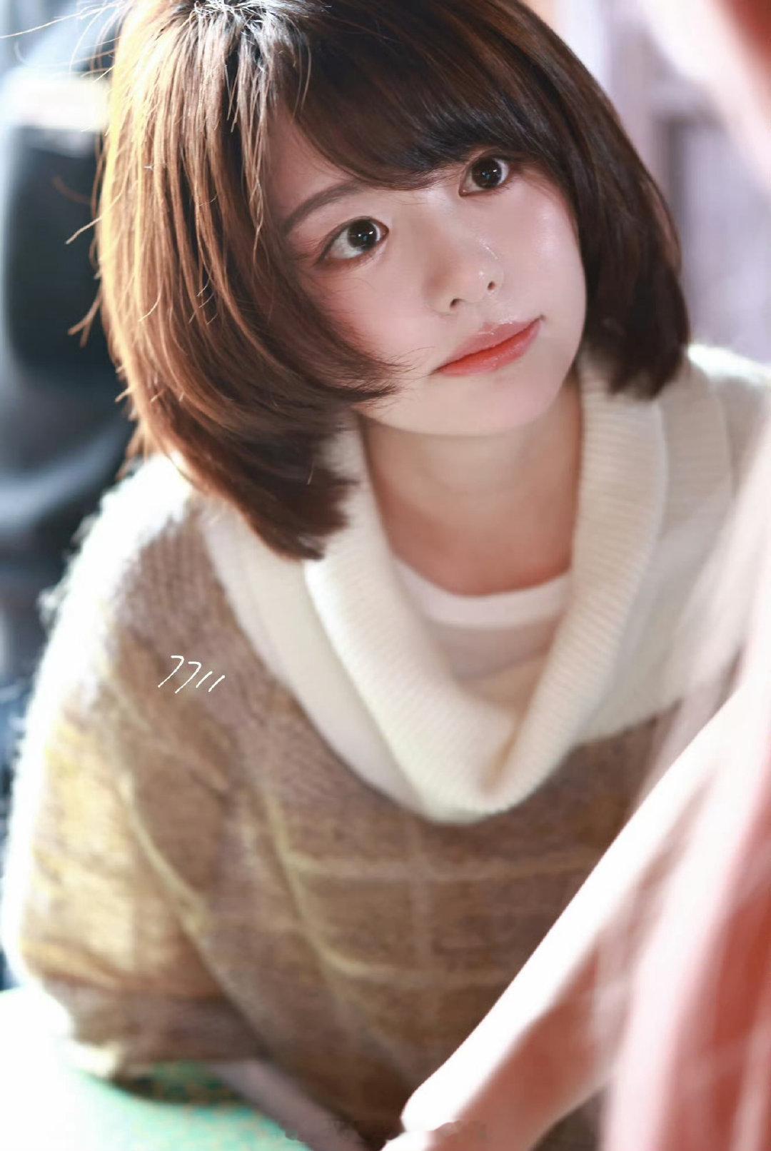 黄晓明签的新人白翊汝，说像尹恩惠，确实眼睛大得让人吓一跳😹去看了剧照，没啥记忆