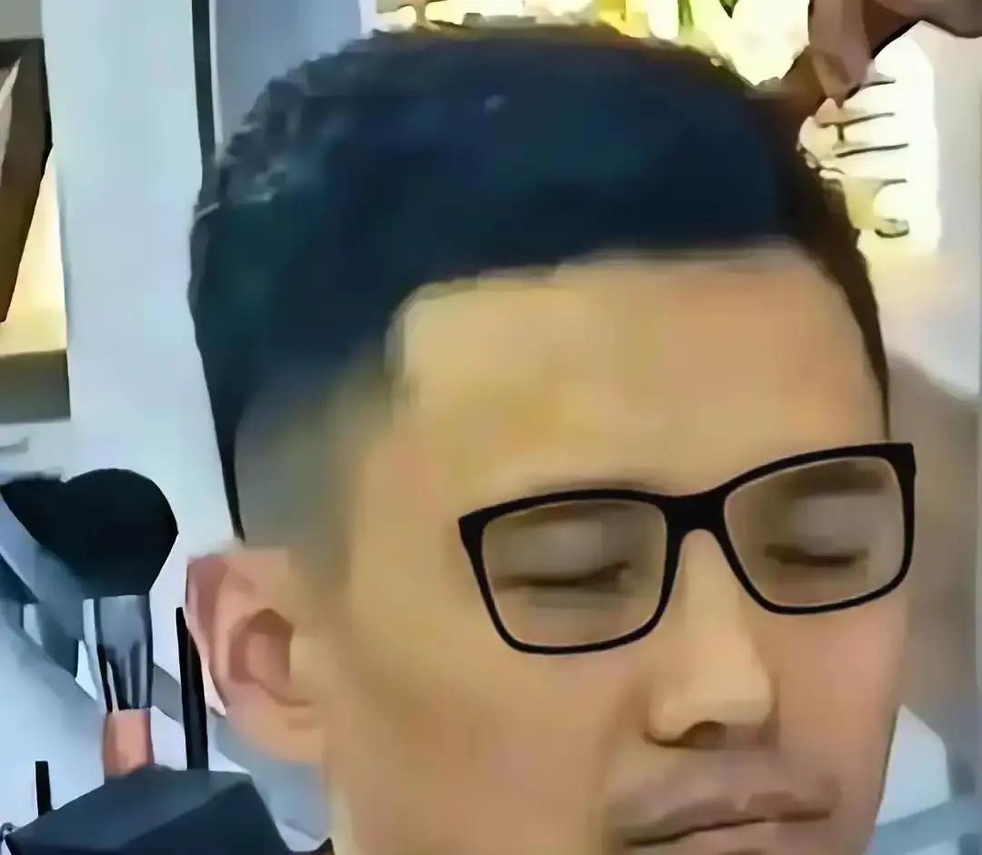 宋喆出狱后，第一个拉黑他的是亲姐。七年前那场官司，王宝强把他送进监狱。七年