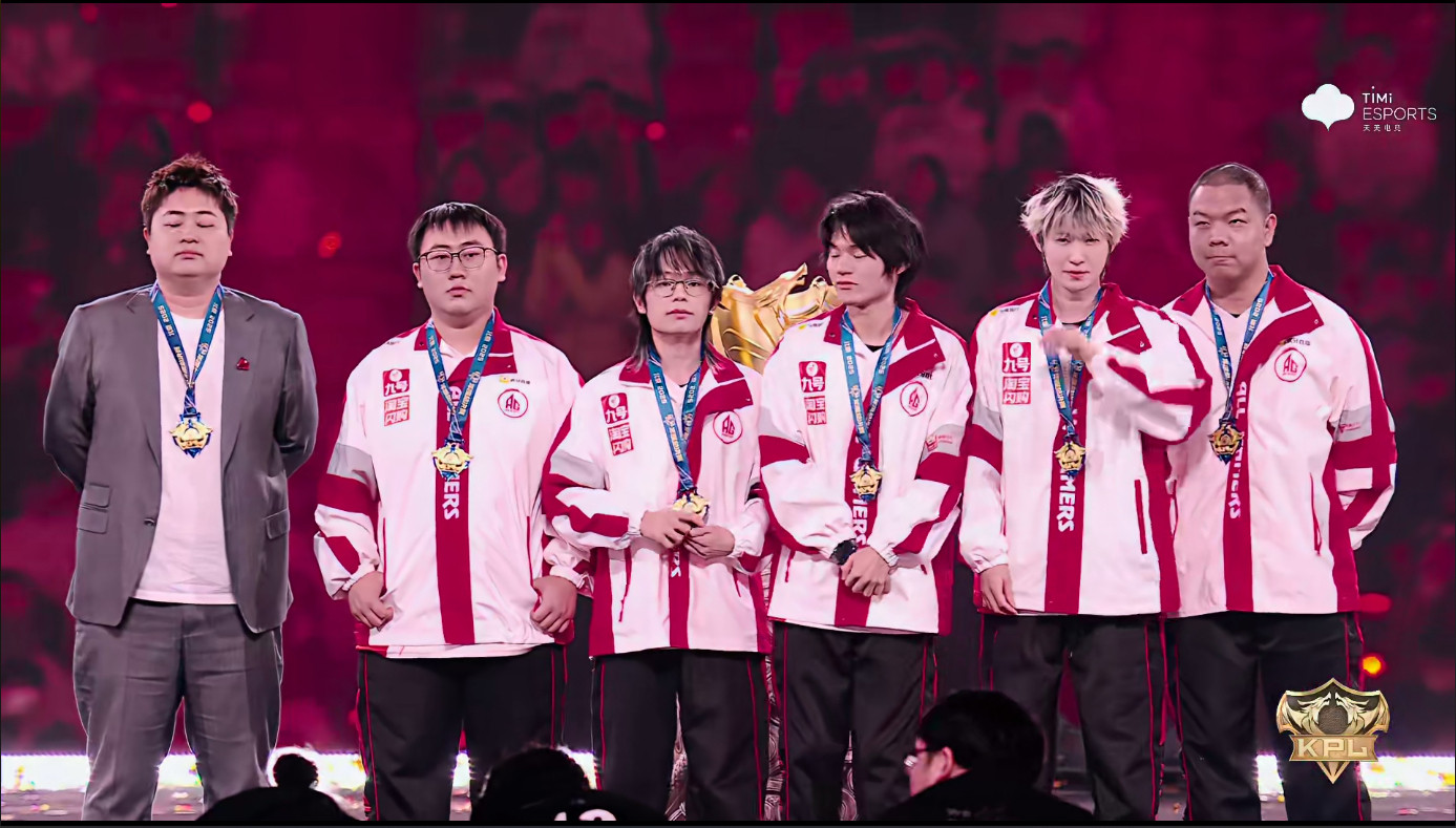 AG夺冠AG当年24春因傲慢成就了狼队的十冠荣誉，现今在鸟巢击败狼队，AG完成k