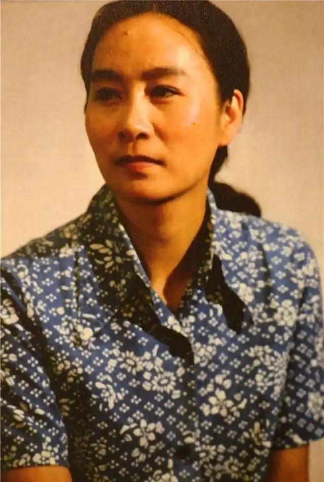 奚美娟表态了，回应有关儿子亲爹是谁在上海戏剧学院80周年校庆上的发言，给网友吃了