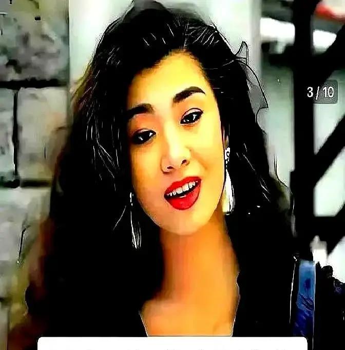 尔冬升拍《色情男女》把三级片场真事全抖出来了。1996年上映，徐锦江演一个天