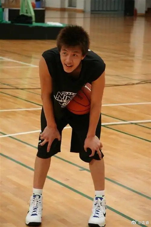 “叫啥？中文名就叫阿伦啊？”“谁儿子？哦侄子…”“我靠这变相，感觉比陈江华花呀！