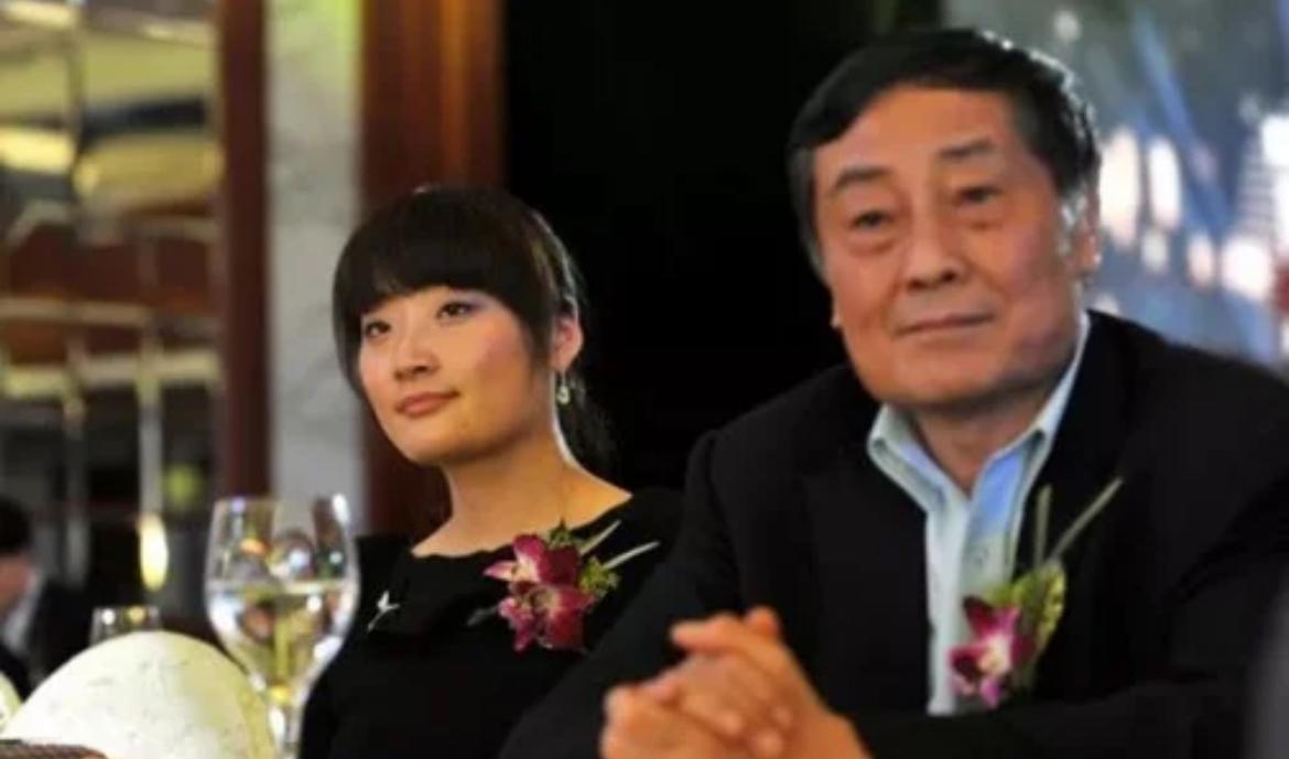 #宗馥莉#做得最对的一件事就是没结婚，守住了自己名义上“独生女”的身份。现在她