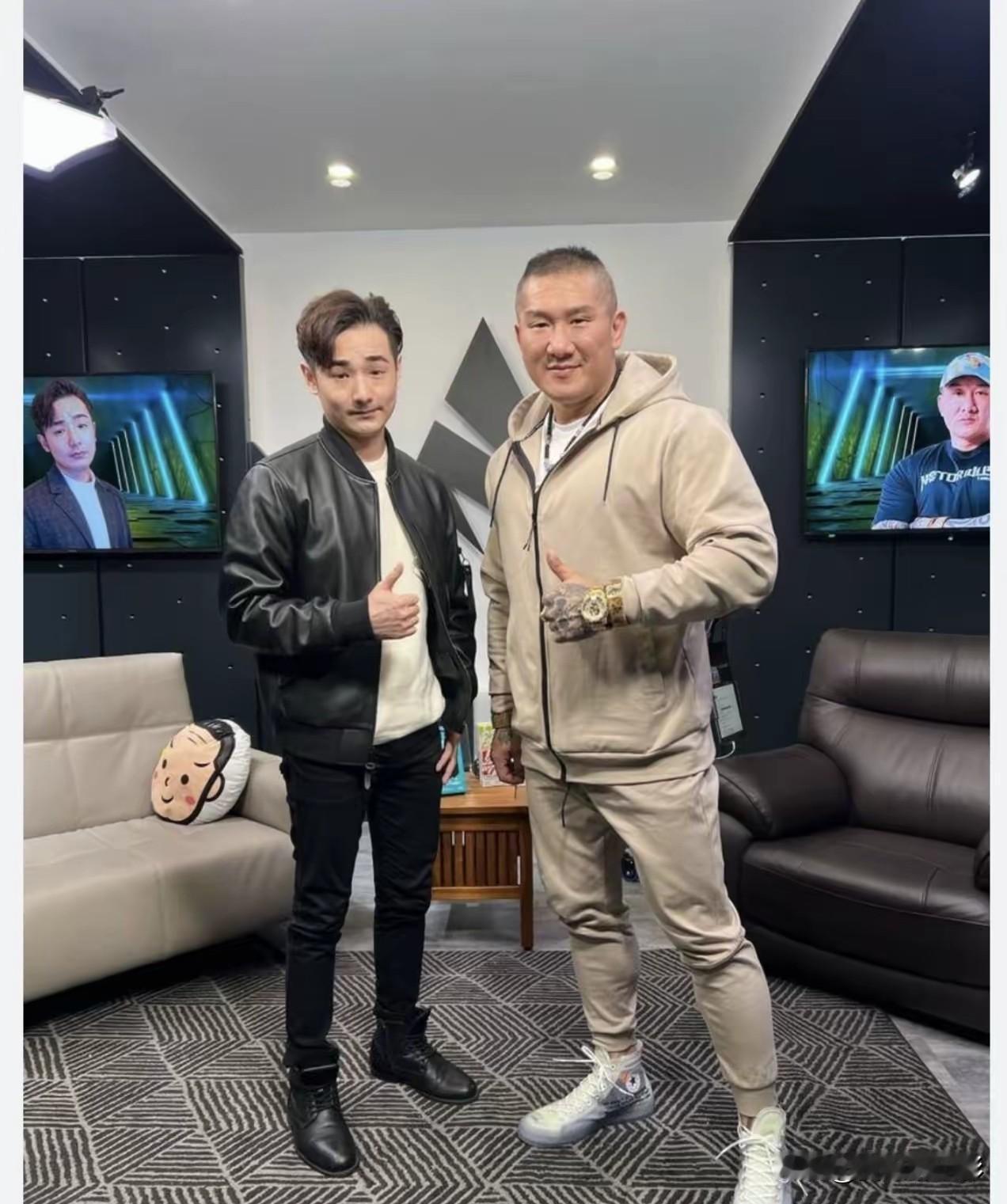 他明明是台湾省最大的台独分子之一，大陆已经对他发布全球通缉令了，为什么大陆拿他没