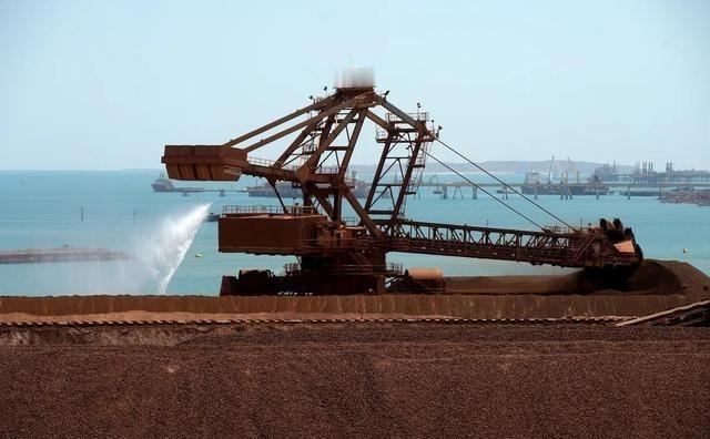 很多人担心，中国用人民币结算铁矿石，严重挑战美元的全球霸权地位。这将引发美国的不