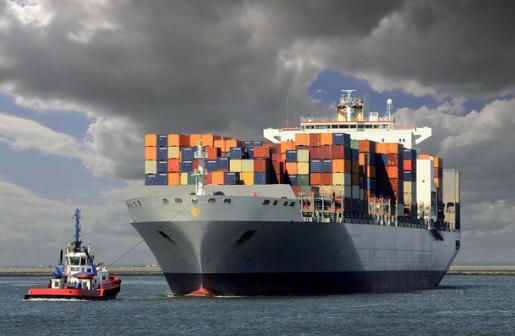 顺差为什么这么高？因为中国出口的汽车机床太阳能电池板越来多，进口的石油天然气