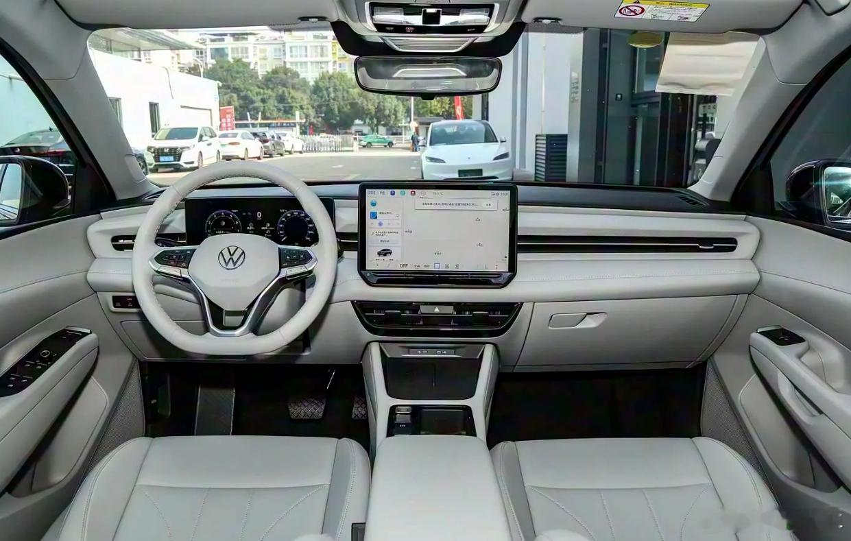 朗逸终于亮出底牌了！上汽大众朗逸Pro正式下线，这款国民神车迎来大换代——全新1