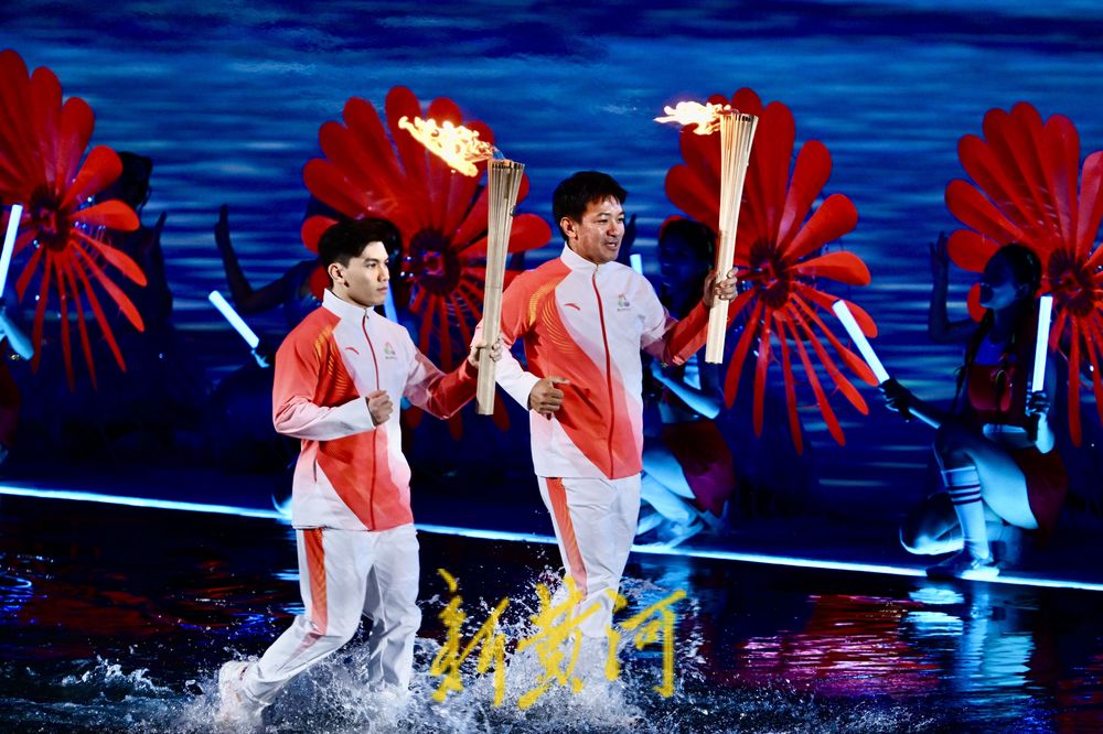 十五运会开幕式主火炬点燃仪式, 这些火炬手都是谁?