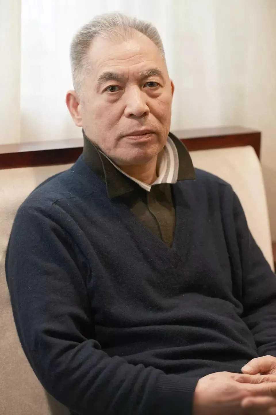 梁晓声的小姨20多岁时，工作刚转正，却因未婚怀孕3个月被开除，小姨咬死不说出孩子