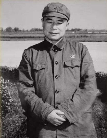 1969年尤太忠与许世友散步时回忆王近山，许世友主动询问：你对他的情况有什么好的
