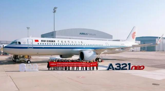 聪明反被聪明误，美国想要封锁中国航空，没想到中国转头换东家，美国这波操作直接帮了