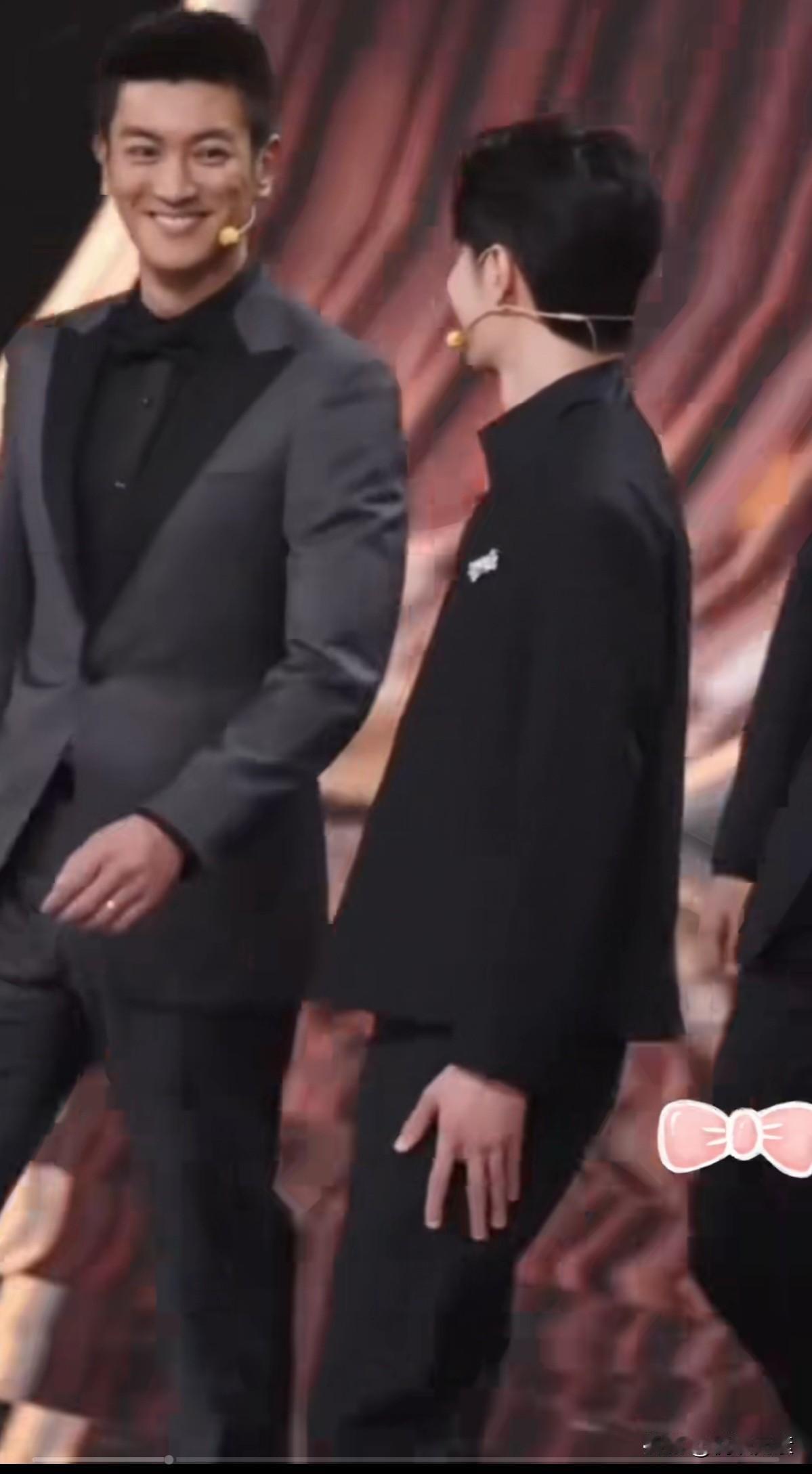 王一博已经很帅了，然而杜江，陈晓东，韩庚露面，王一博只剩青涩了，还是中年男