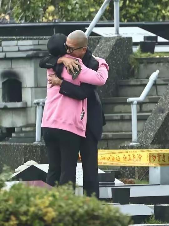 刚过去的10月6日是大S的生日，点点滴滴尽显回忆和爱恋！因为大S生前喜欢粉色，