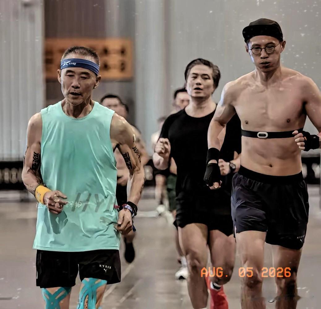 王石这次，是真该听劝了。8月1—2日，王石参加了成都HYROX全球综合体能健身
