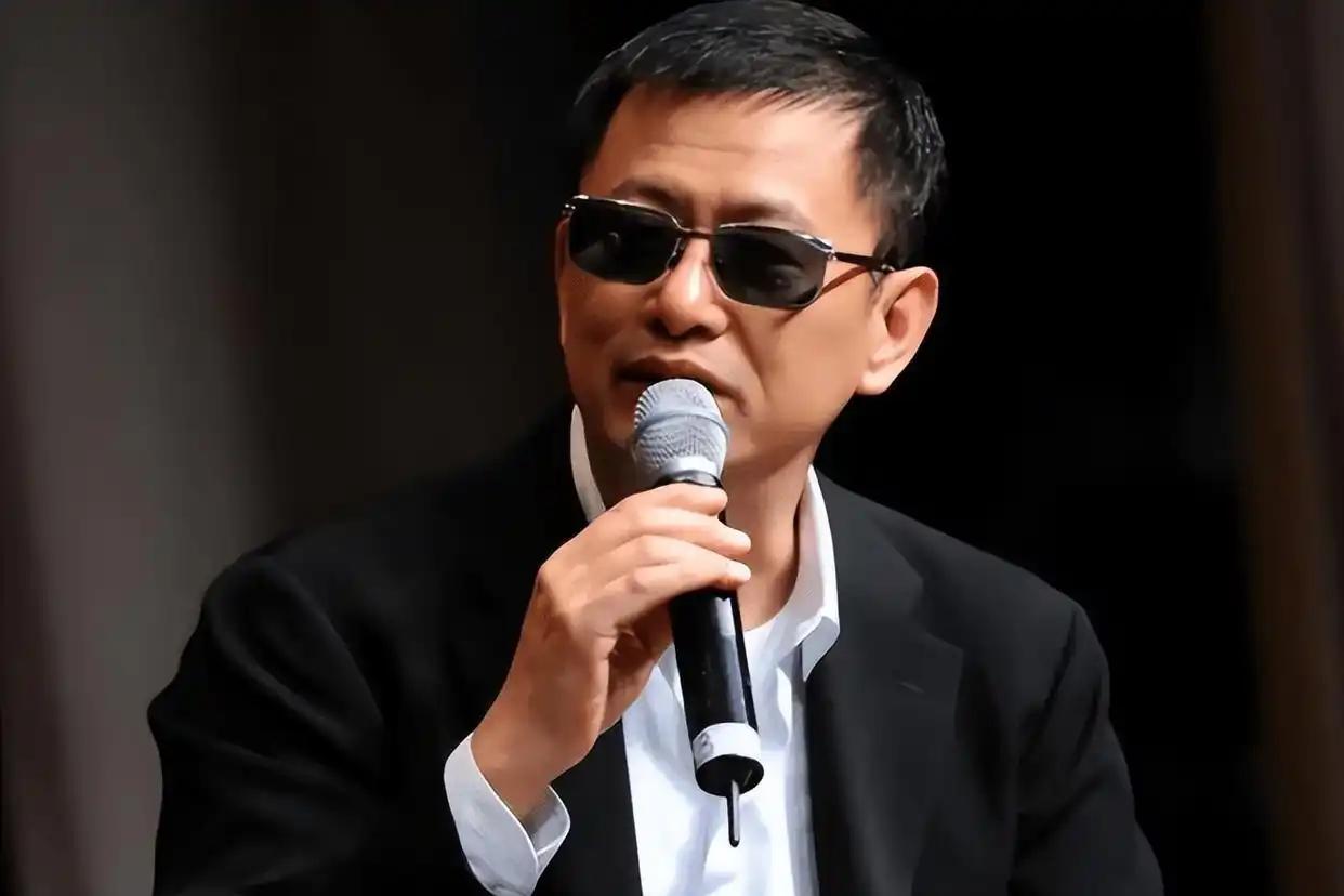 原来李立群早就喷过王家卫了，只是那时候没人信罢了。当年他轻描淡写一句“《一代