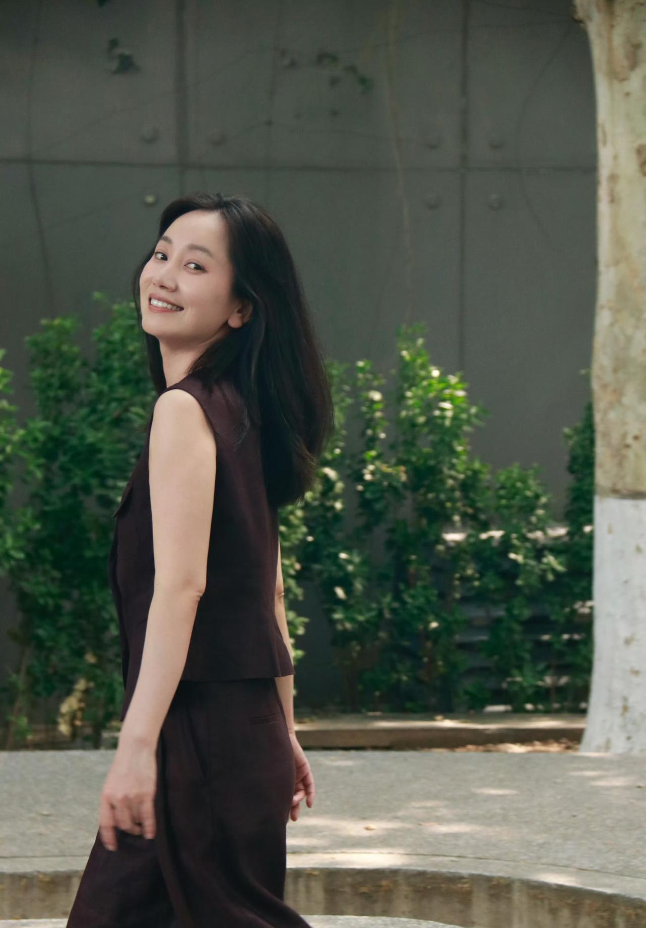 别信什么高调秀恩爱，真高手早就把夫妻生活直接演进戏里了，愣是没人察觉。就说董晴