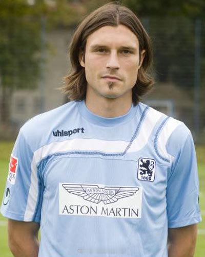 万项加盟贝尔格莱德红星乔尔杰·拉基奇（ĐorđeRakić）红星U17队主教