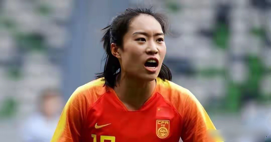 中国女足即将迎战中国台北，赛前却传来坏消息：主力前锋唐佳丽因对阵乌兹别克斯坦时拉