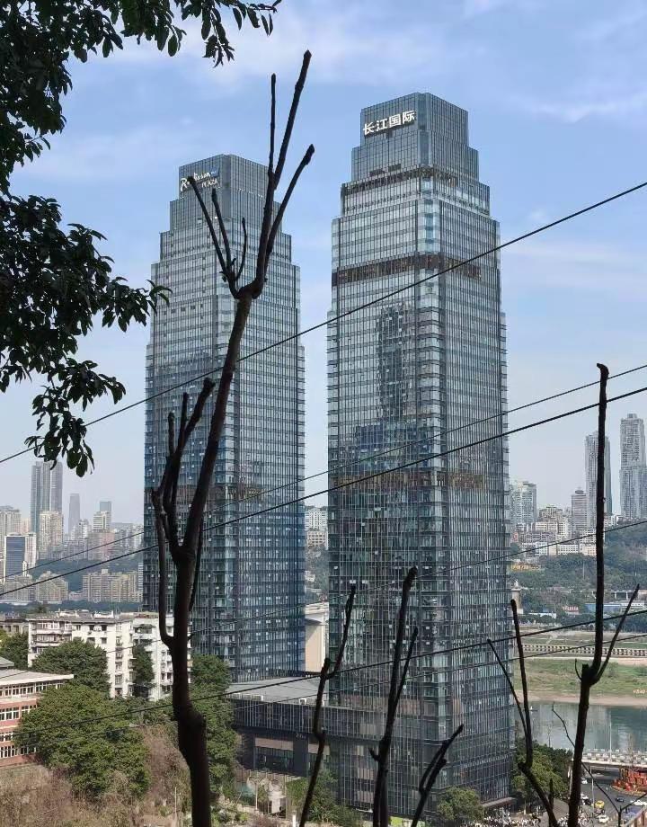 长江国际位于重庆的重要地带，也是千万个少女梦的开始✨重庆长江国际！多少女孩的梦从