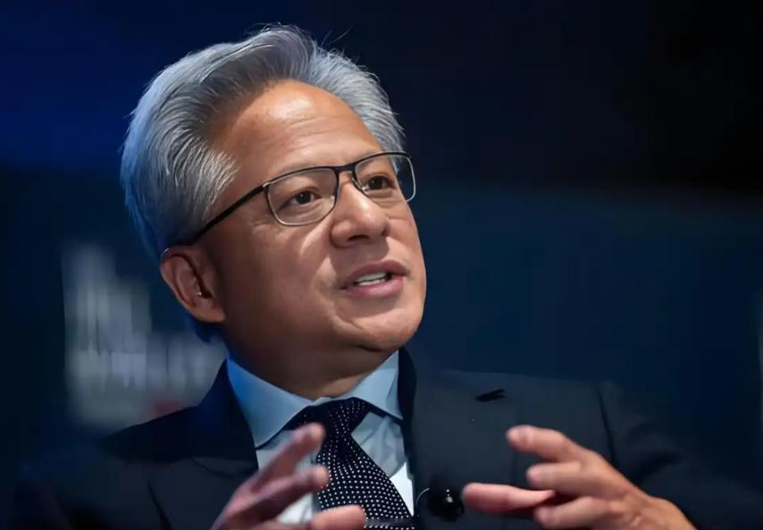 黄仁勋这回是下定决心彻底不装了，直接把底牌亮得明明白白。既然中国不买英伟达的E