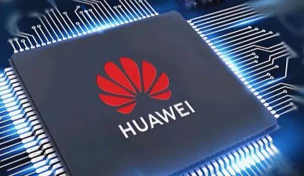 我问老公：华为75亿的盘古大模型，为什么要开源，免费给外国人用？老公摇摇头说