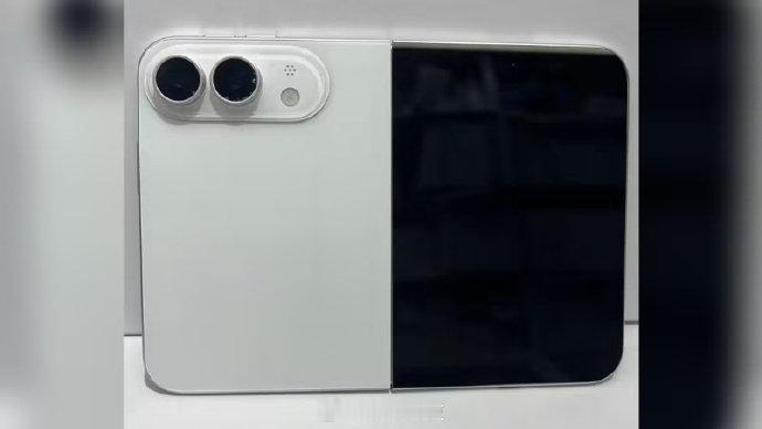 【折叠屏iPhone被曝再延期：供应链曝iPhoneUltra明年才能买】据供应