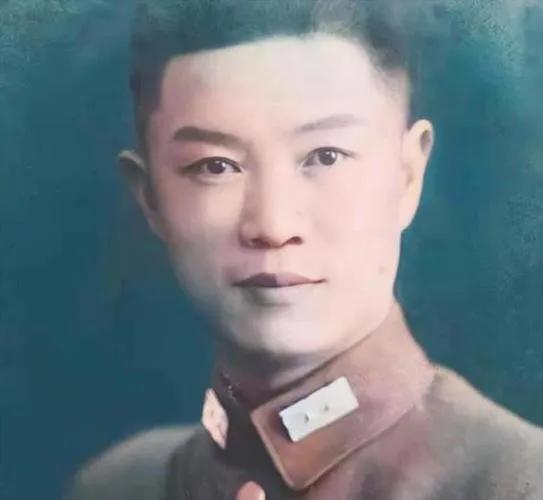 1941年的长沙城，102师师长柏辉章快急疯了。对面是4万多头日军精锐，自己手里