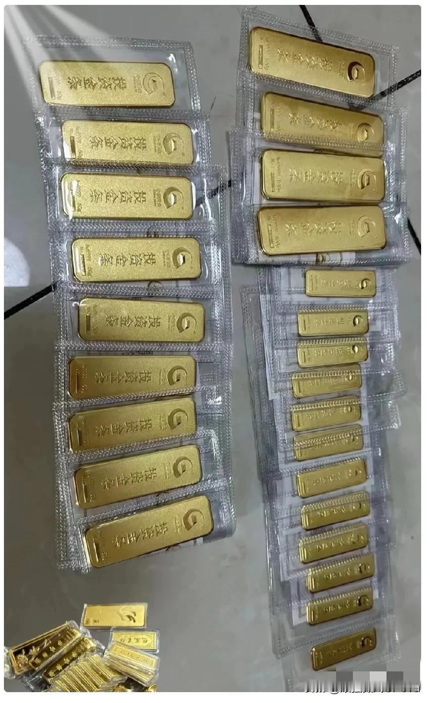 万万没想到！几年前，我公公很喜欢黄金，就花了110万去囤了2600多克黄金，