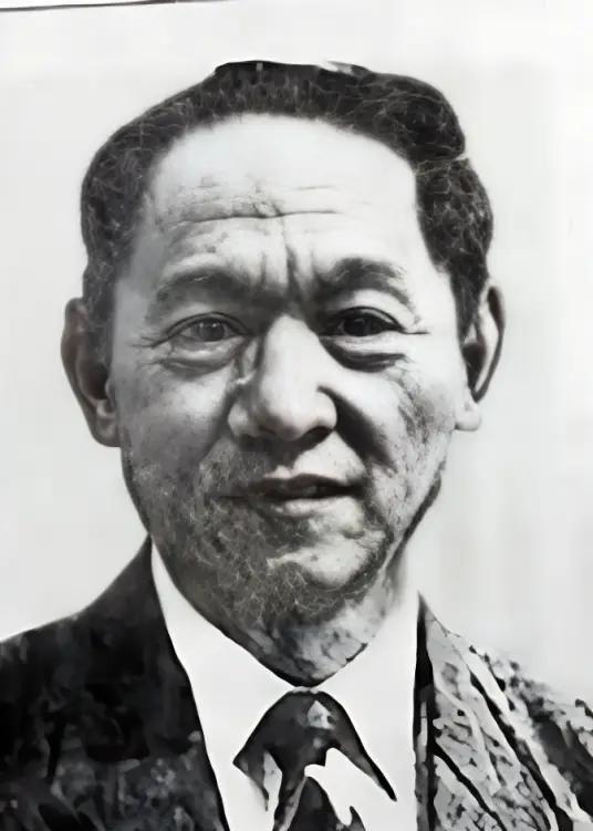 1999年8月，当刑场的毒针刺入刘连昆血管时，这个曾佩戴两岸少将衔的叛徒，终于用