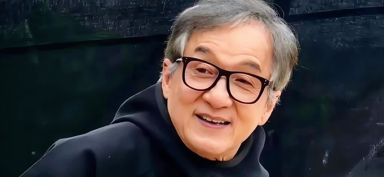 成龙啊成龙，我奉劝你一句，不要以为你七十一岁，就能停下脚步享清闲。这