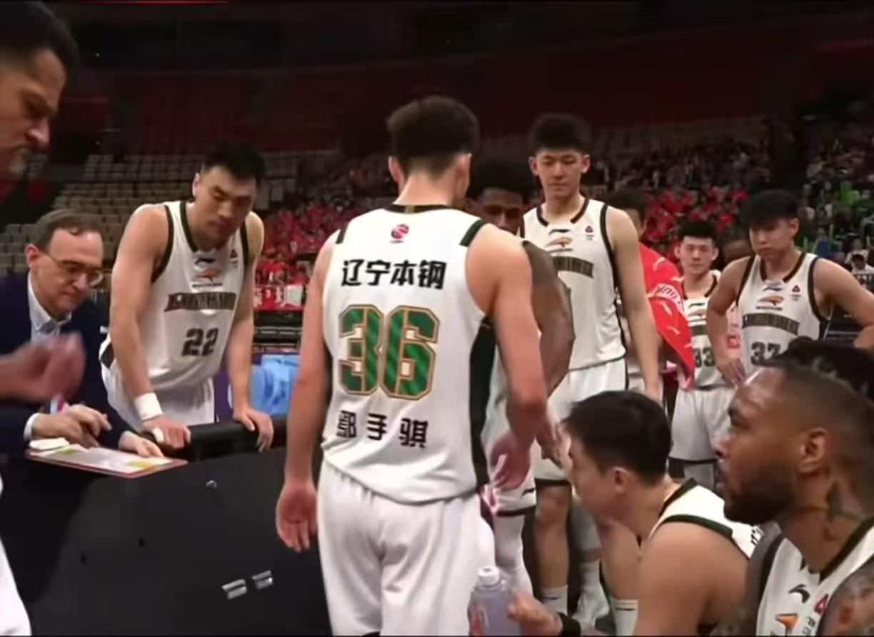 辽宁能逆转深圳，是乌戈洛佩斯主帅执教彻底盘活全队从第一阶段勉强守住第12的辽宁