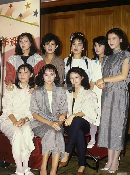 刘嘉玲那时候一看就是大陆妹​​​