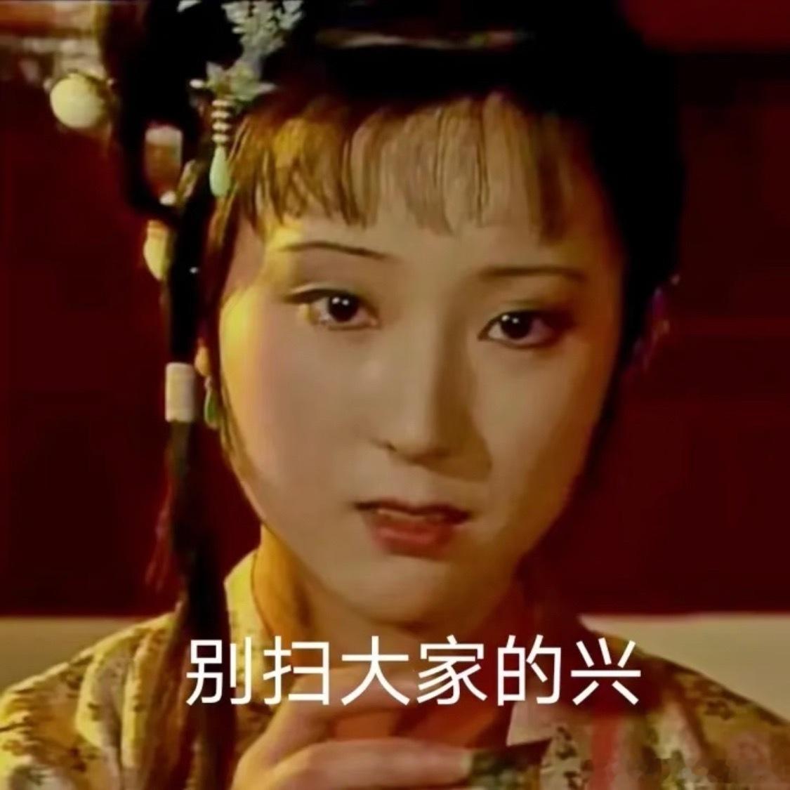 飞天奖是最权威也是最难拿的吹完白玉兰骂白玉兰，吹完金鹰骂金鹰，大转盘轮到飞天奖。