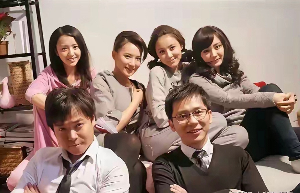 这一张照片里面居然有一个影帝，两个影后，你们认出来了吗