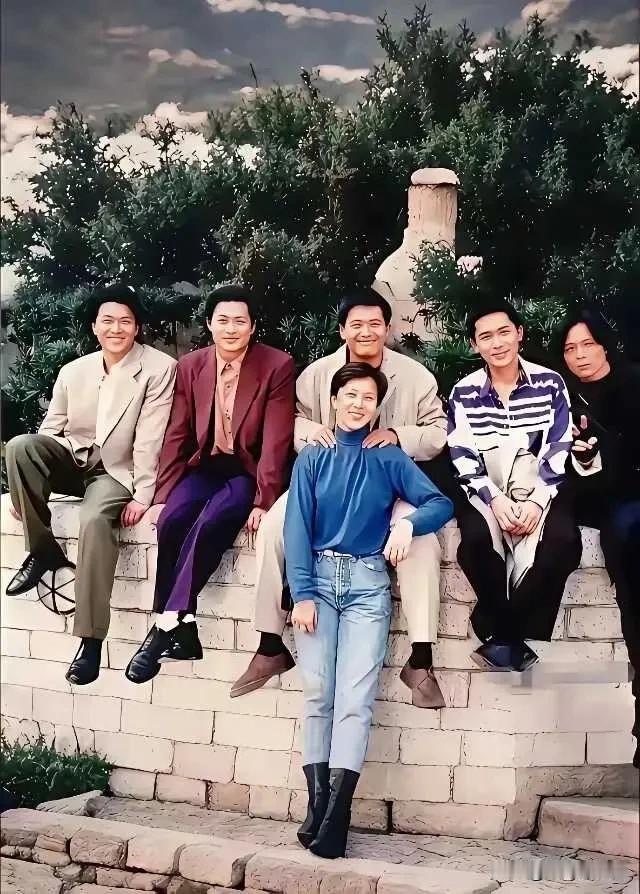 原来他们年轻的时候，关系那么好啊？