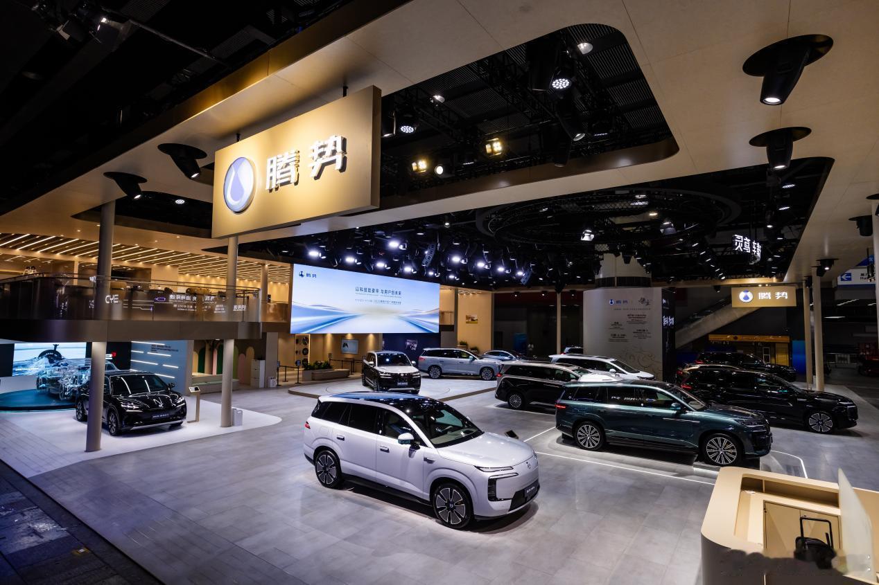 来看TVB花旦黄翠如现身腾势展台腾势汽车携全系车型亮相广州车展第二十三届广州