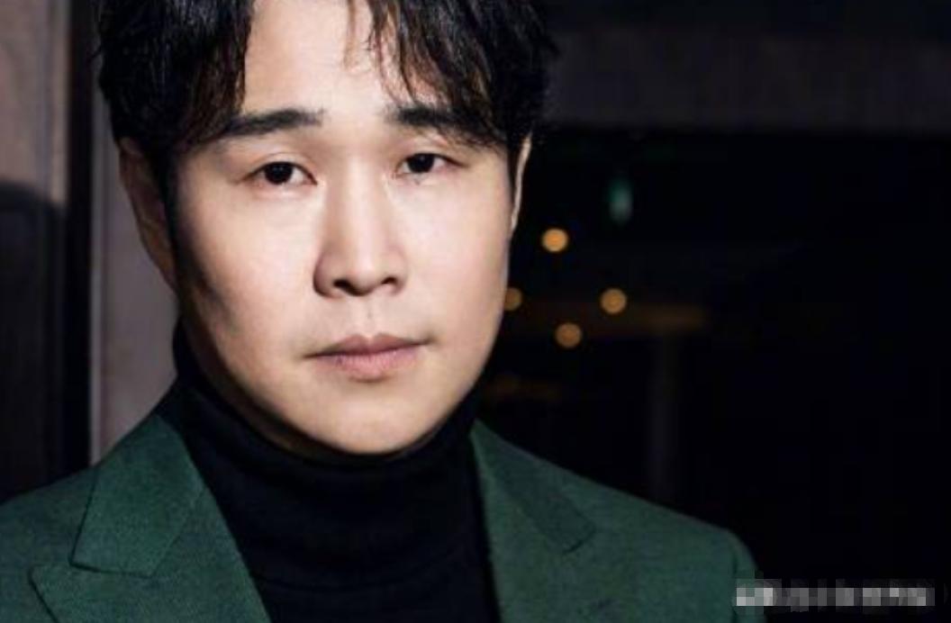 小沈阳多年来有个雷打不动的习惯，每月5号准点往哥哥沈飞的银行卡里转5万块，金额一