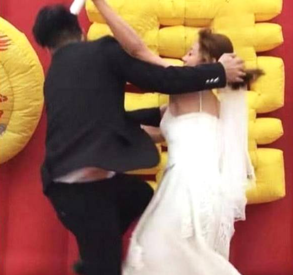 小姨子那模样，时尚又漂亮，走在街上回头率超高。可一年前，她却被那渣男男友狠心甩了