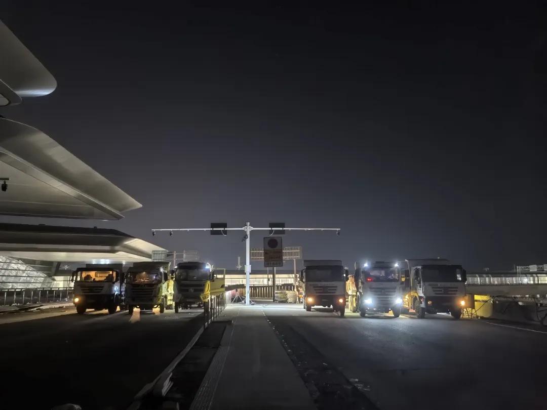 星城空港再传捷报：长沙机场站前高架桥顺利通过成桥荷载试验湘江之畔，空港新城