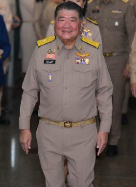 佩通坦就任文化部长，气色红润，在新内阁成立后召开了首次会议。她上任后的第一件事