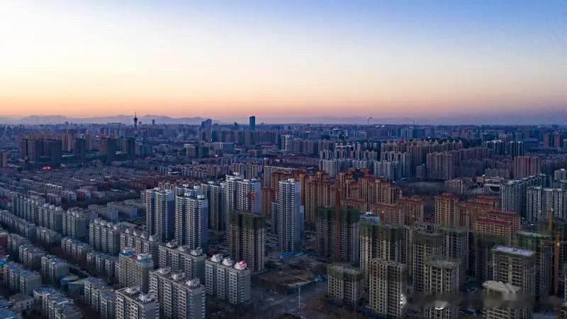 石家庄楼市今年压力还是挺大的。在今年小阳春里面，石家庄楼市的热度就不高。石家