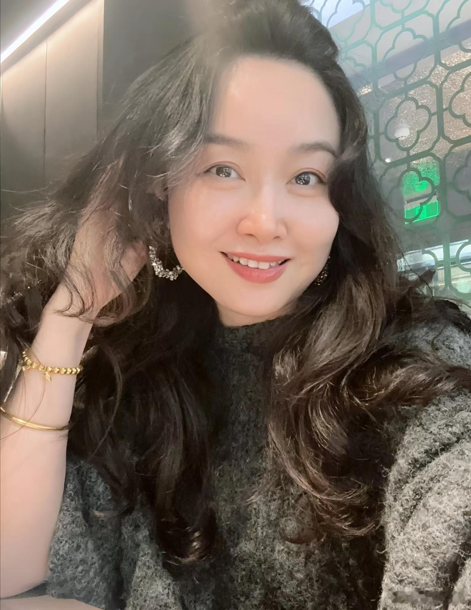 风韵迷人阿姨​​​