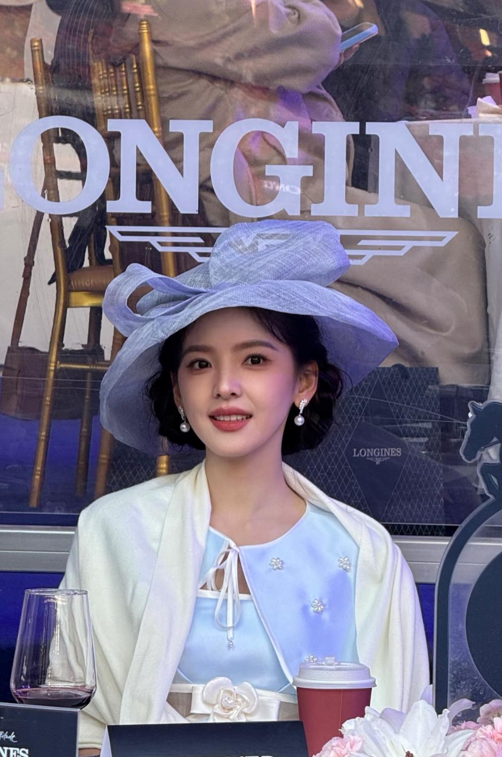 章若楠给我一种早年宋慧乔的感觉[哭哭]在北京国际马术大赛现场偶遇章若楠，那